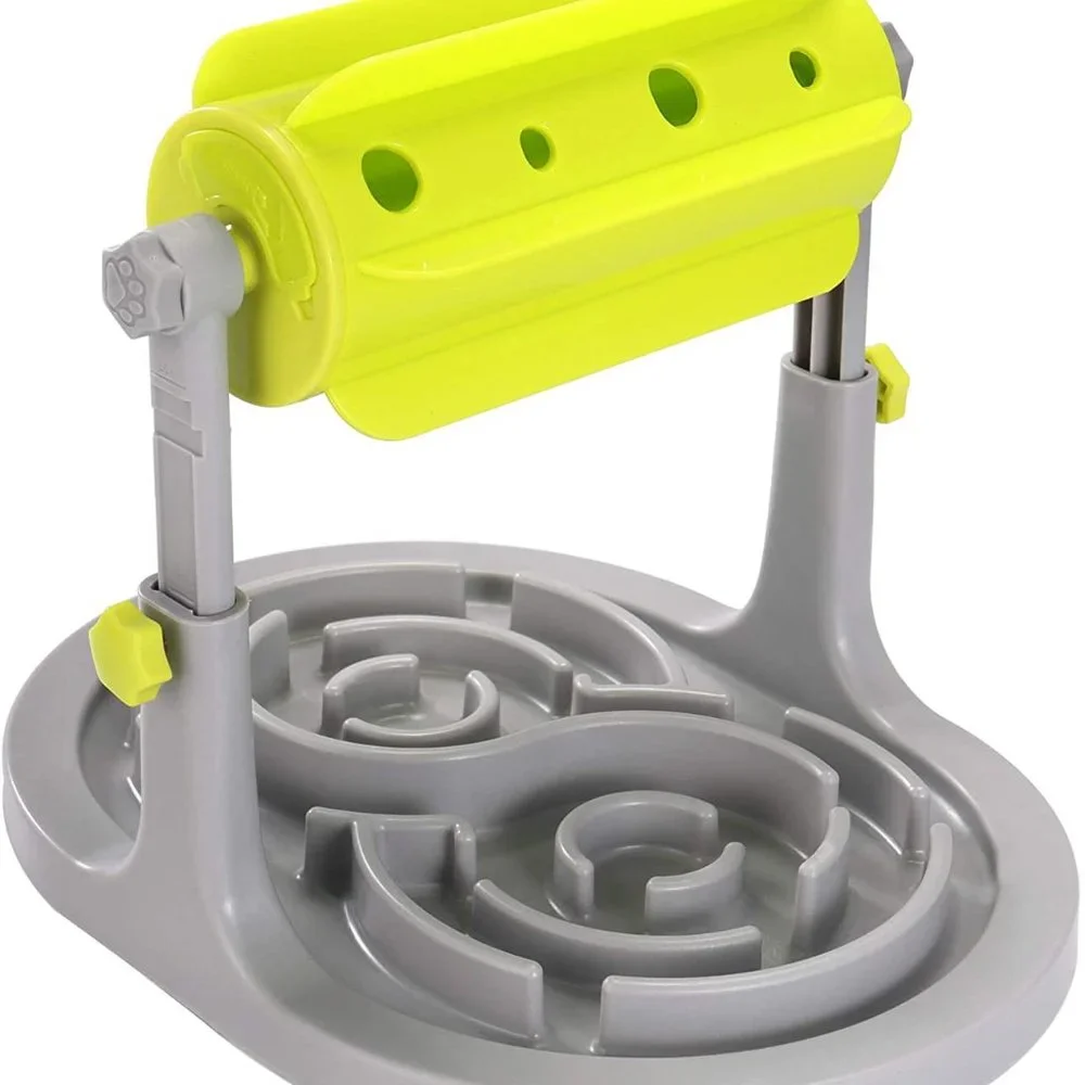 Interactive slow feeder